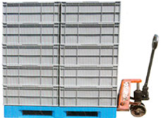 山西都程倉(cāng)儲(chǔ)設(shè)備廠生產(chǎn)的叉車(chē)、托盤(pán)、以及塑料周轉(zhuǎn)箱之間的配合使用場(chǎng)景